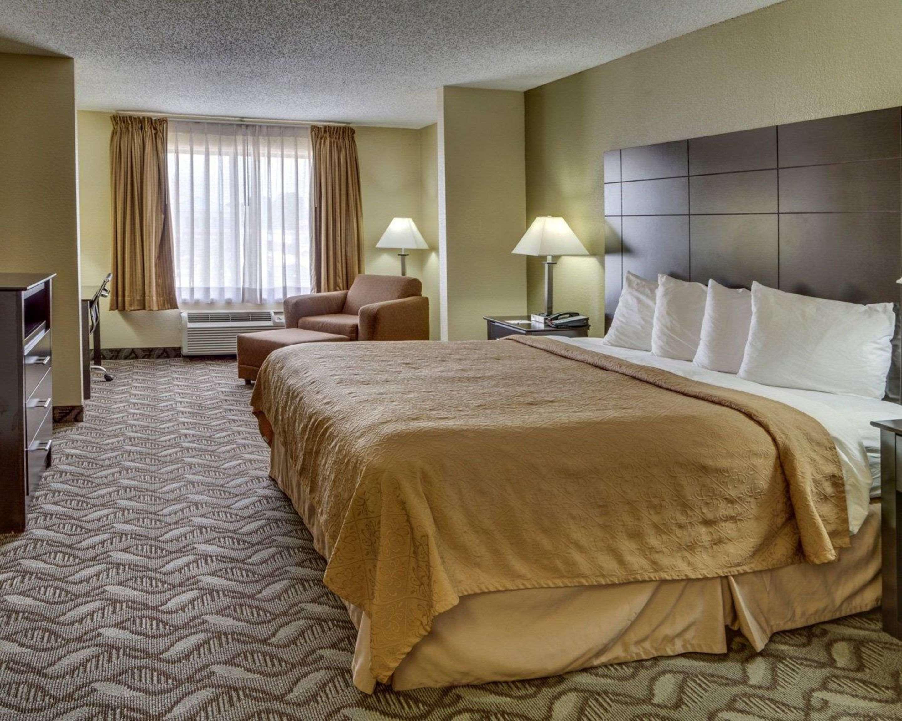 Quality Suites Baton Rouge East - Denham Springs Bagian luar foto