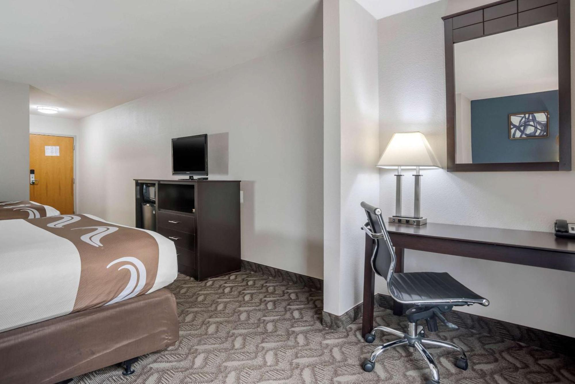 Quality Suites Baton Rouge East - Denham Springs Bagian luar foto
