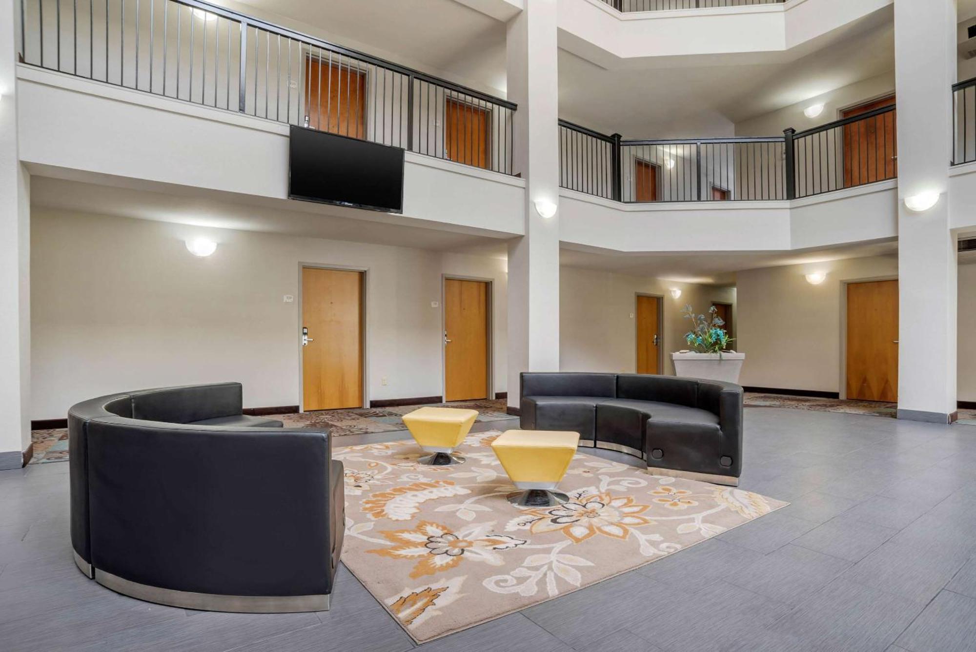 Quality Suites Baton Rouge East - Denham Springs Bagian luar foto