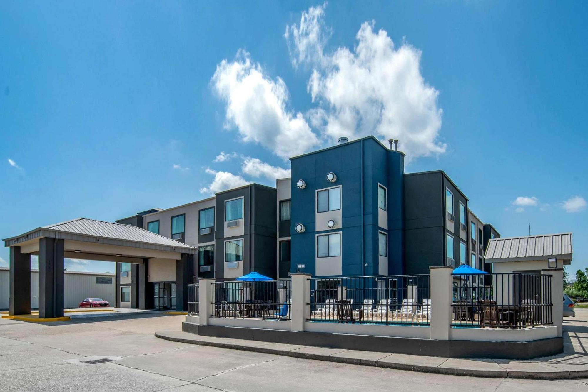 Quality Suites Baton Rouge East - Denham Springs Bagian luar foto